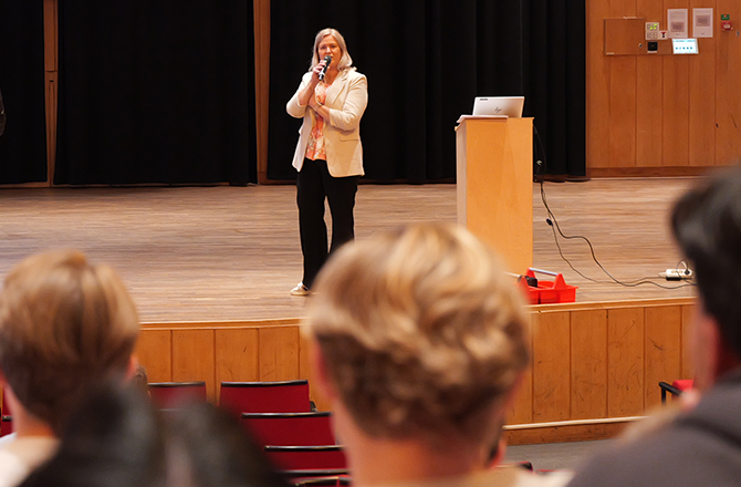 Framtidsstaden - Nacka Aula - Anna Melin - 21 april 2026 (42) 670x440.jpg