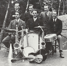 Dansband vid Folkets Hus i Ektorp vid 1900-talets början