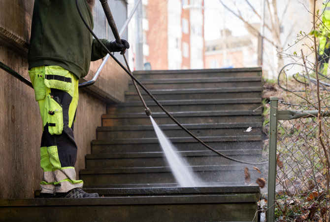 Tv&auml;tt av g&aring;ngtunnel