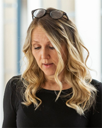 Nacka aula jury_Kirsi Mattila_Foto_Handarbetets vänner pressbild_1.jpg