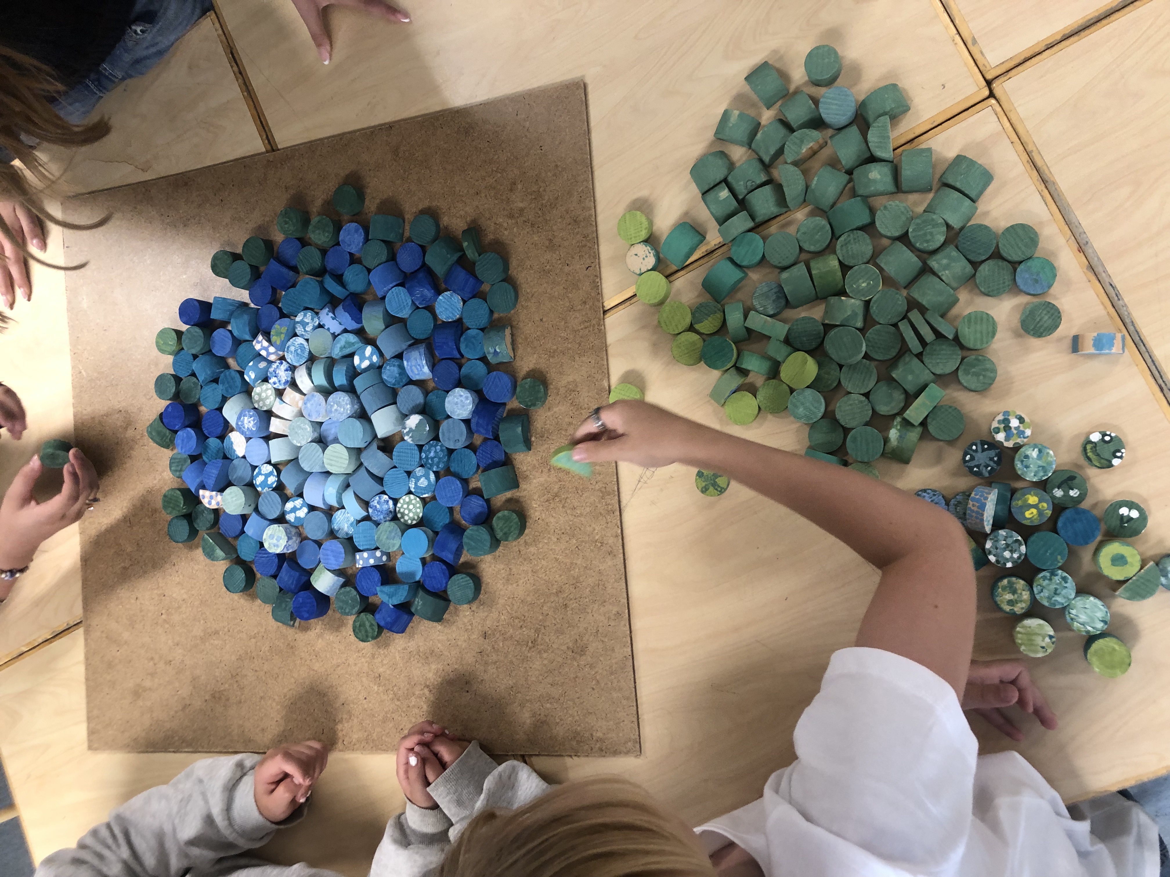 barn skapar relief.jpeg