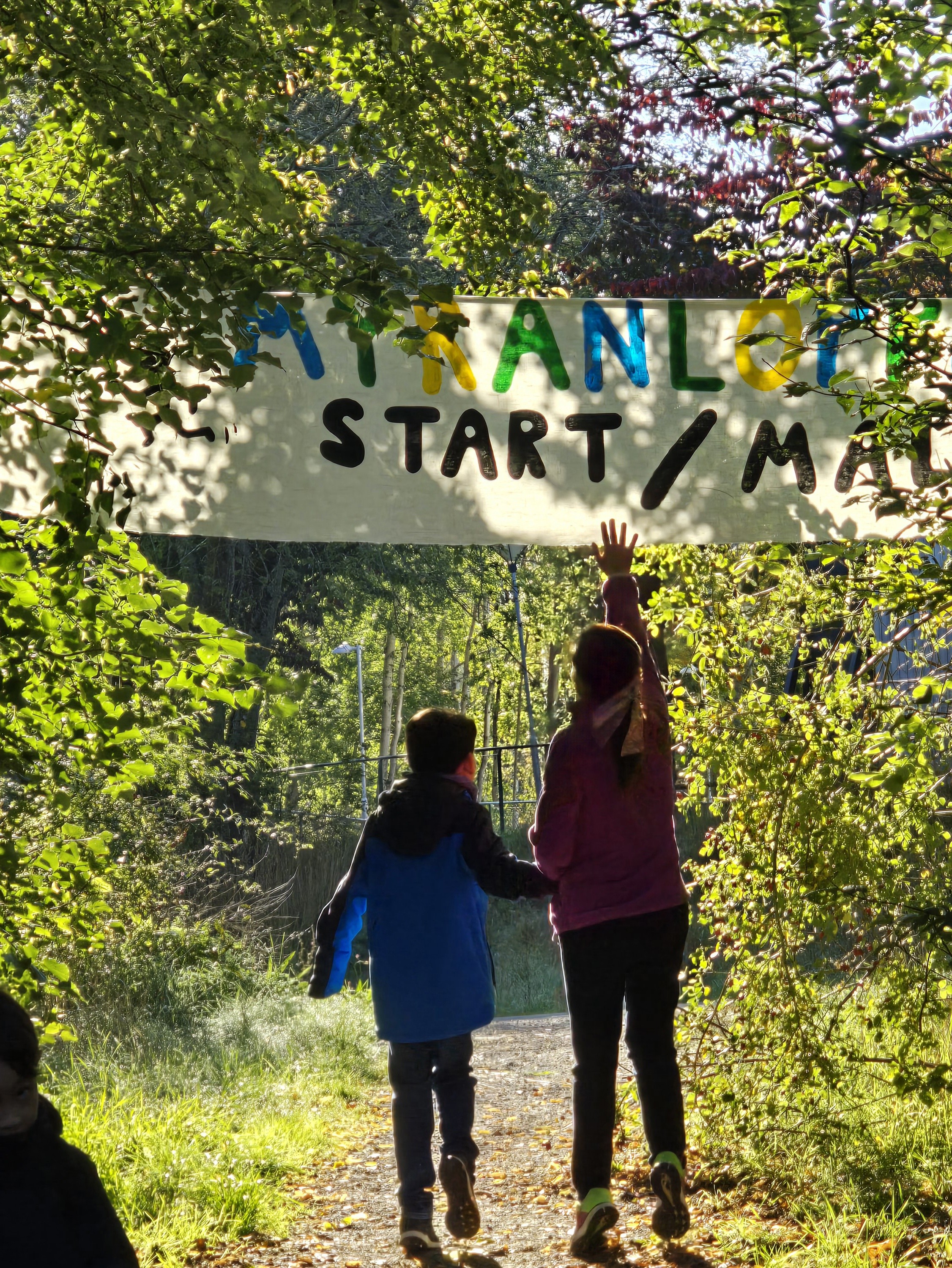 lopp hand i luften.jpeg