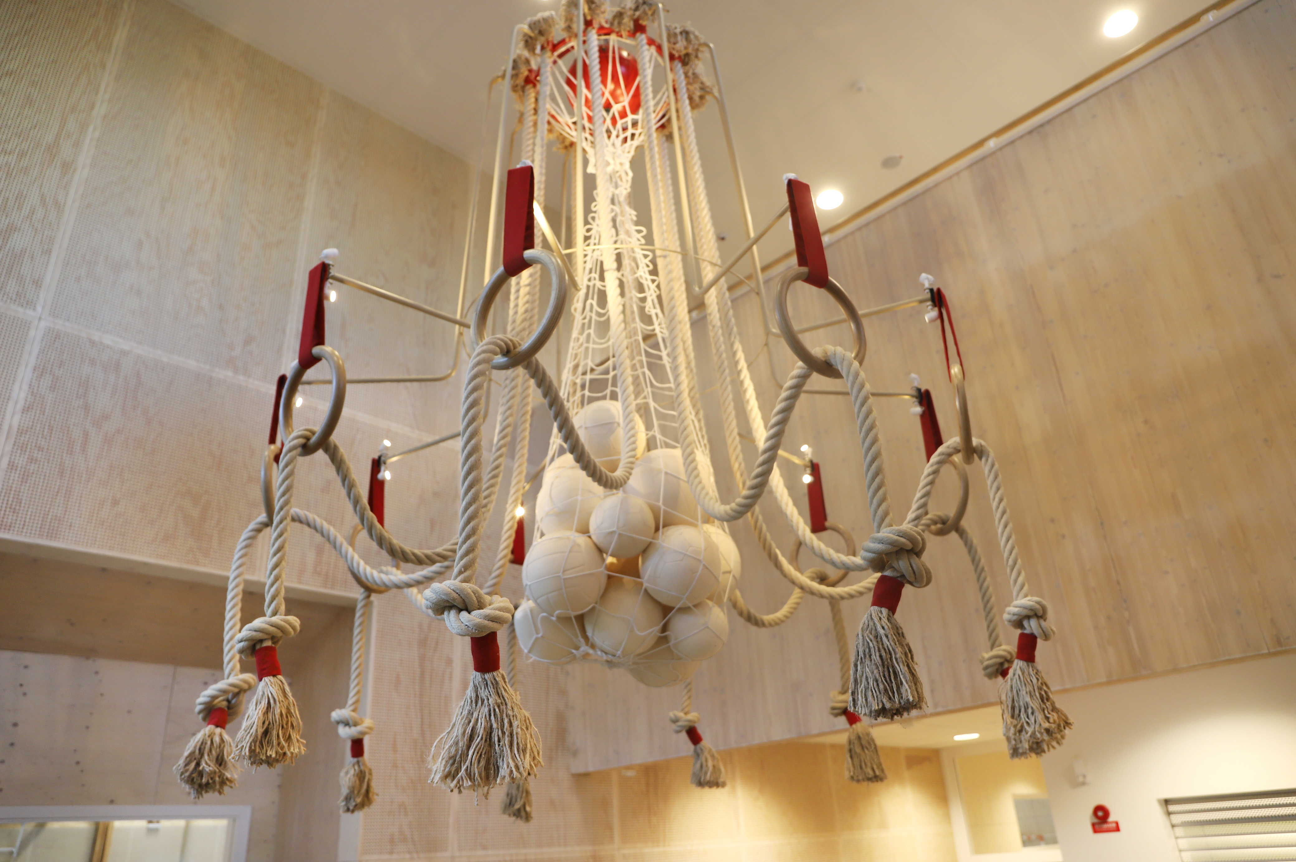 Ektrops sporthall_Takdekoration_återbruk.jpg