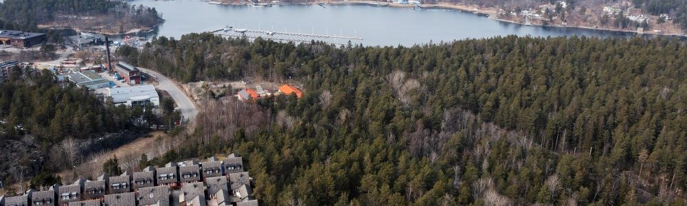 Flygbild över Igelbodatomterna och Saltsjöbaden